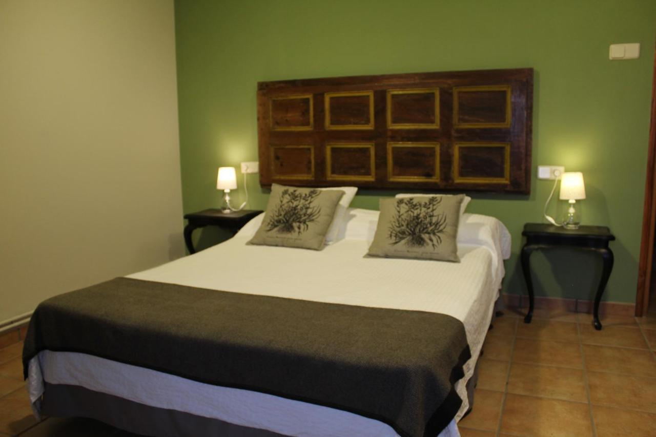 Ogern Castell De Ceuro. Hotel Rural מראה חיצוני תמונה
